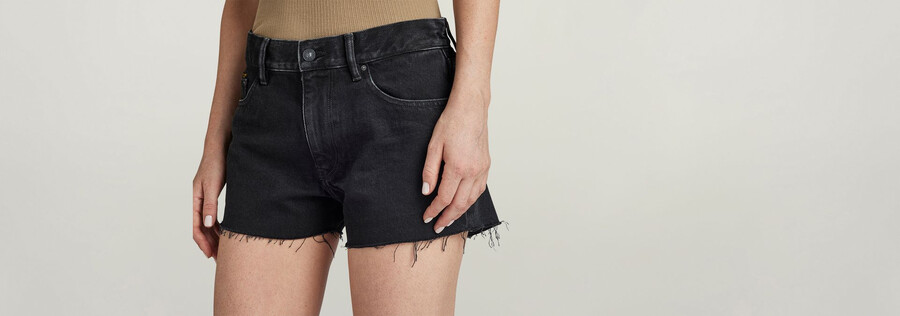 short true à bords francs