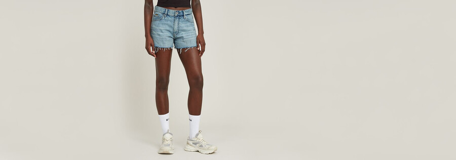 short true à bords francs