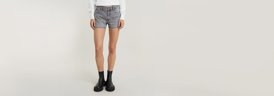 short true à bords francs