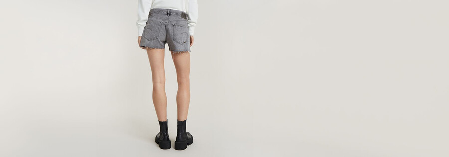 short true à bords francs