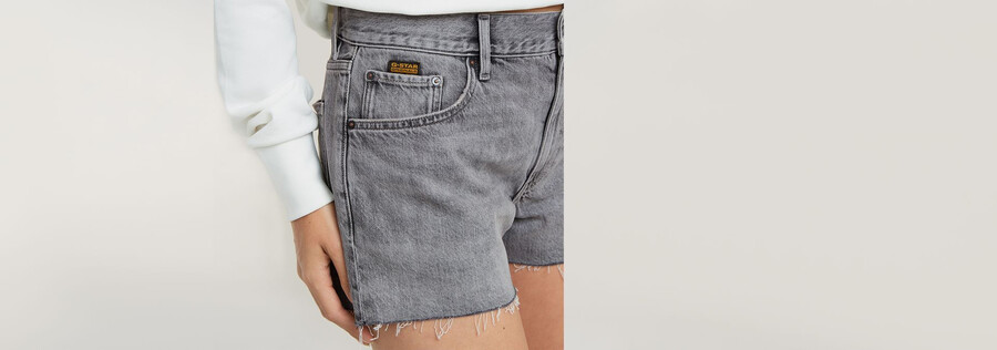 short true à bords francs