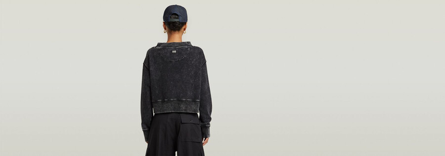 pull court ample à logo surteint