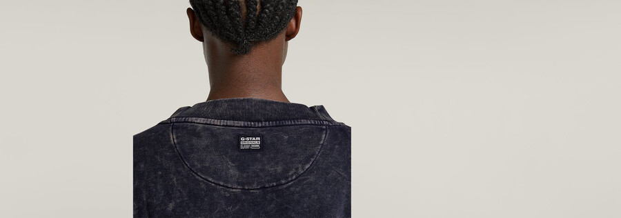 pull court ample à logo surteint