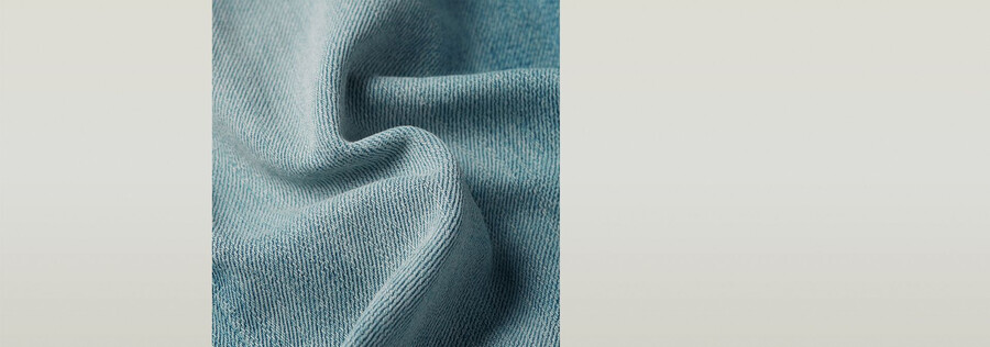jeans amples et pliés