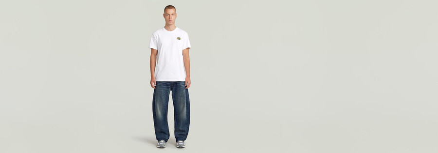 jeans amples et pliés