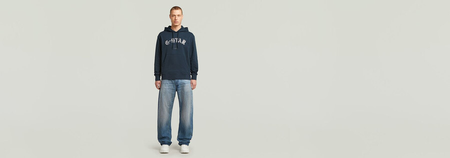 jeans amples et pliés