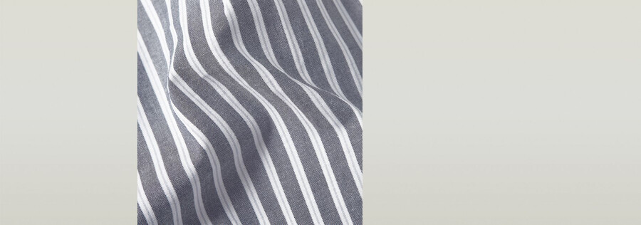 chemise classique à une poche et manches longues