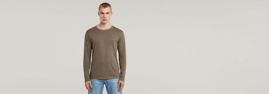 t-shirt avec logo poitrine teint en pièce