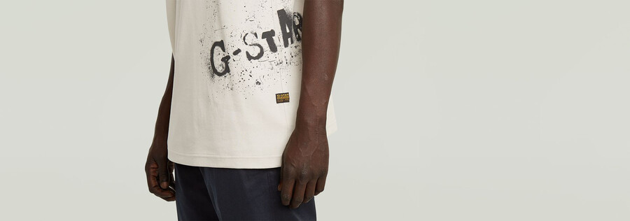 t-shirt graphique pulvérisé