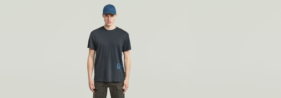 t-shirt graphique pulvérisé