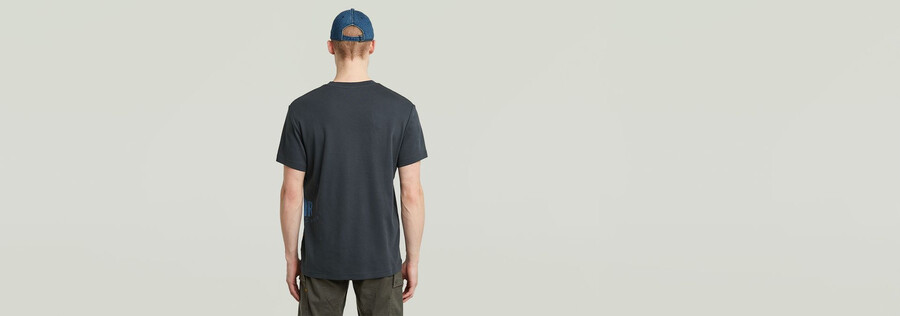 t-shirt graphique pulvérisé