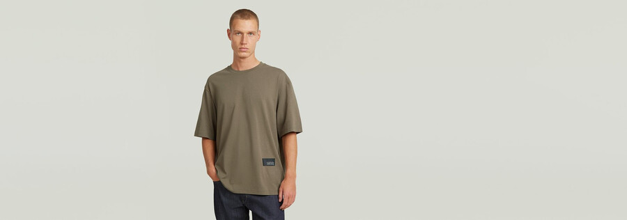 t-shirt à badge carré