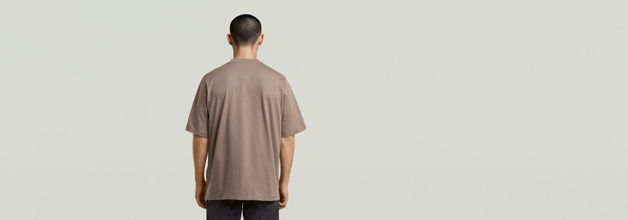 t-shirt avec logo au centre de la poitrine
