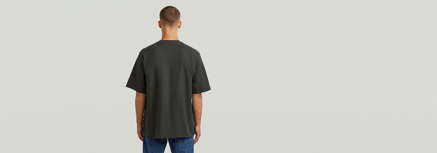 t-shirt structuré avec logo sur la poitrine