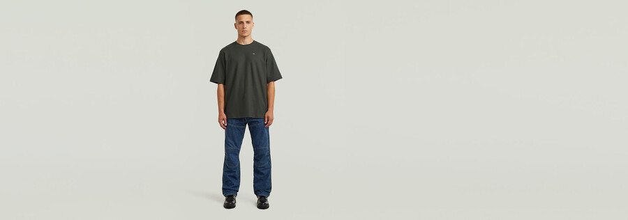 t-shirt structuré avec logo sur la poitrine